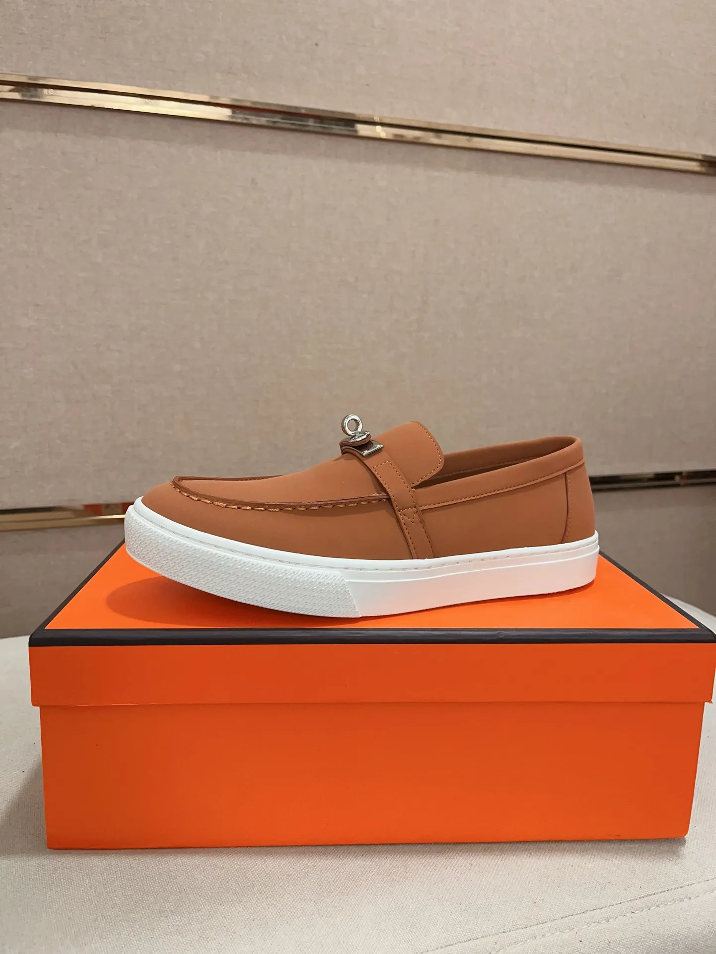 Men's clothing and shoes💰: 400💰《HERMES》【Classic Original Version】Hermès; Top 🔝 Purchasing Agency 🔍🔍Men's latest 🇺🇸 counter sales simultaneously, original ▲▲cowhide imported from Italy ▲▲Exquisite workmanship (Italian 🇮🇹Imported water-dyed 🐂cowhide lining) sole: original sole provided by the original factory, ⚠️exclusive double-layer activity·TPR·rubber·combined molded outsole; Code number: 38-44 (45/46 can be customized, non-refundable)